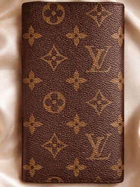 Louis Vuitton Monogram Canvas Porte Valeurs Checkbook Wallet ABSOLUTELY GORGEOUS